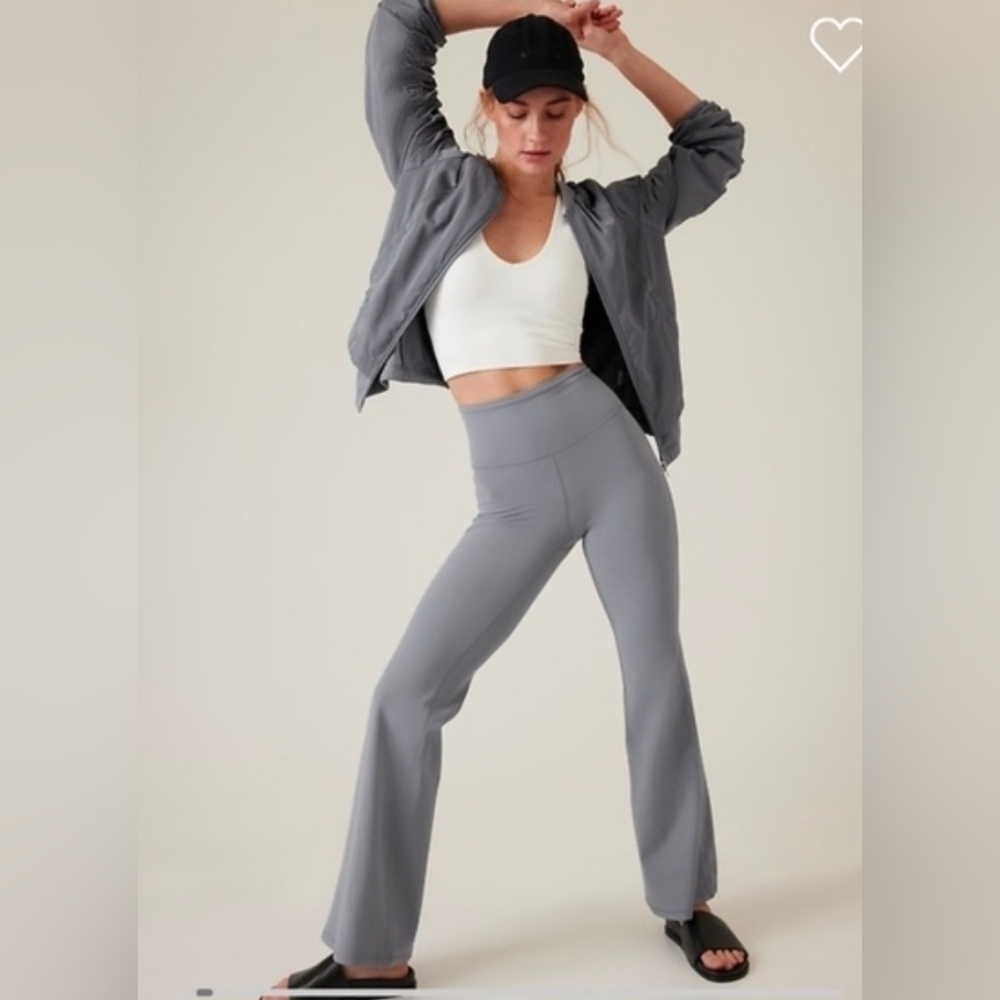 ❤️ ATHLETA HIGH RISE ELATION FLARE PANTS / LEGGINGS IN POWERTIVA, COASTLINE BLUE
